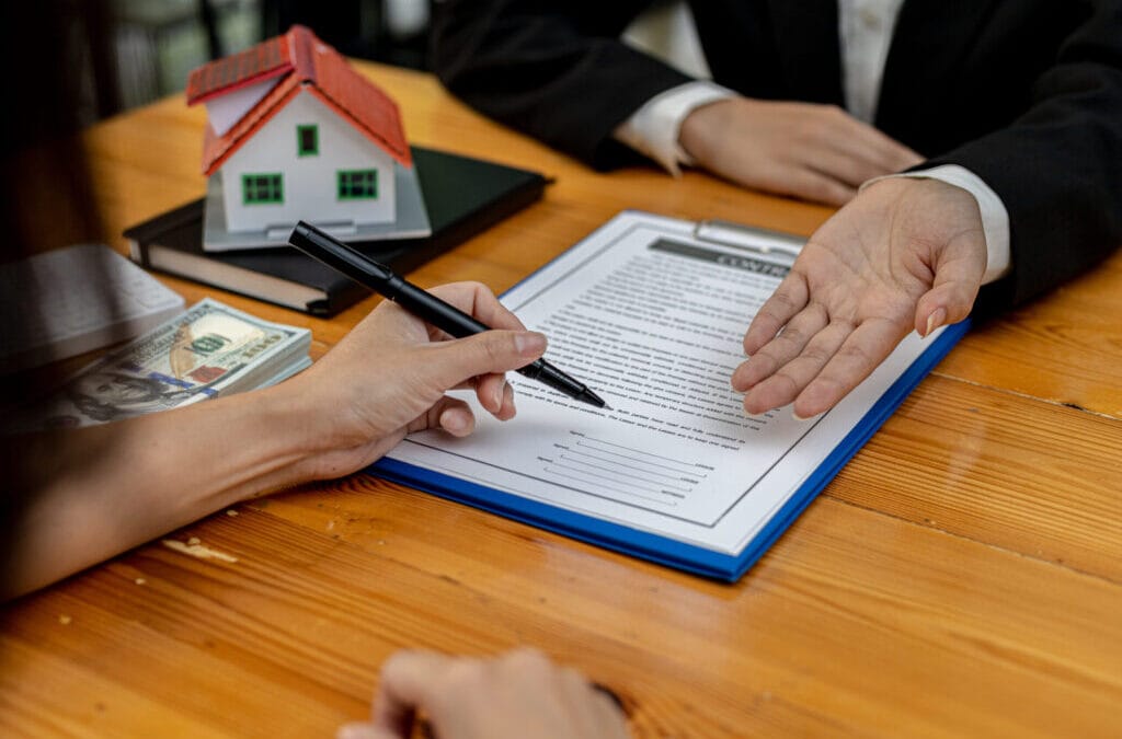 Principales riesgos legales al comprar un inmueble en el Perú (y cómo evitarlos)